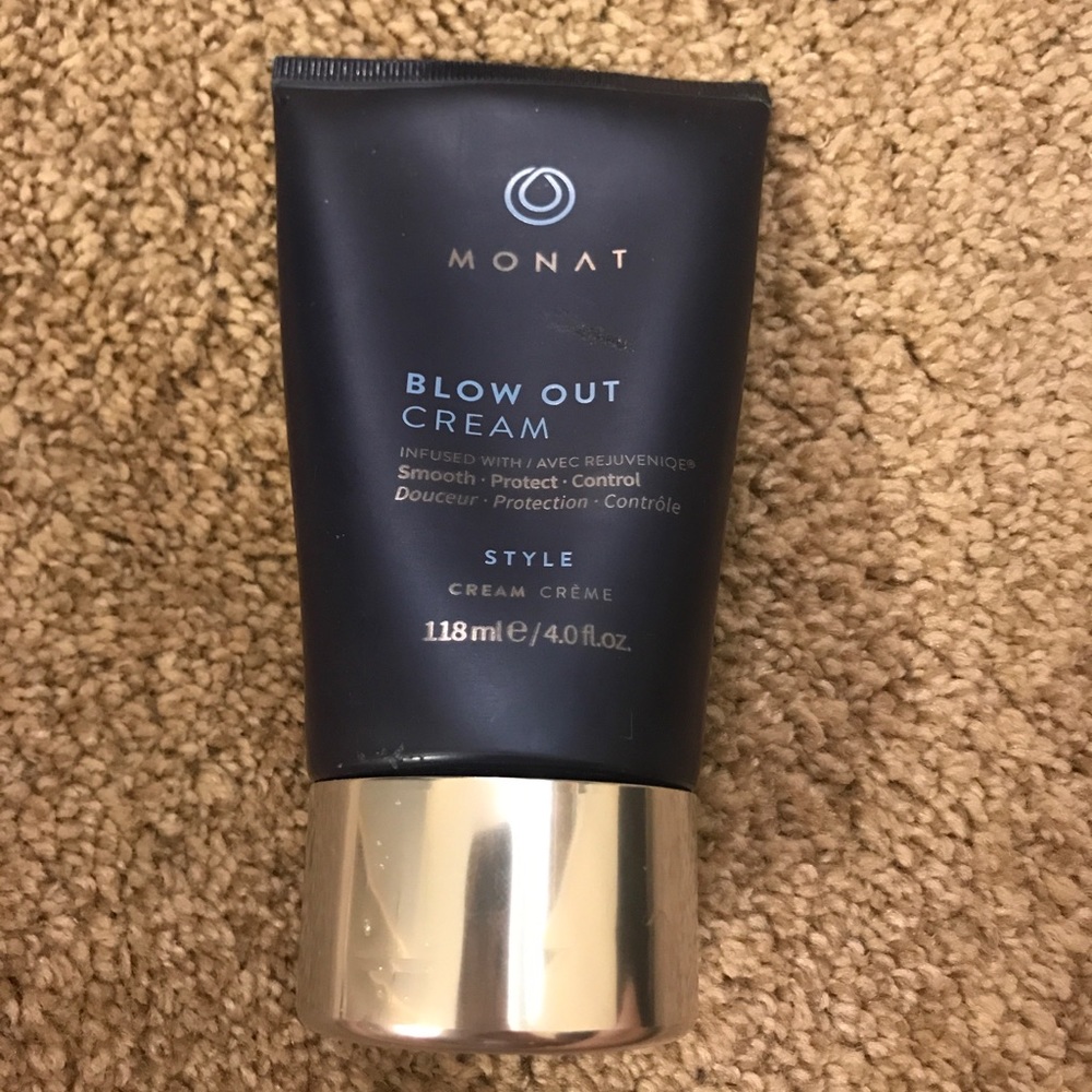 Monat blow out cream